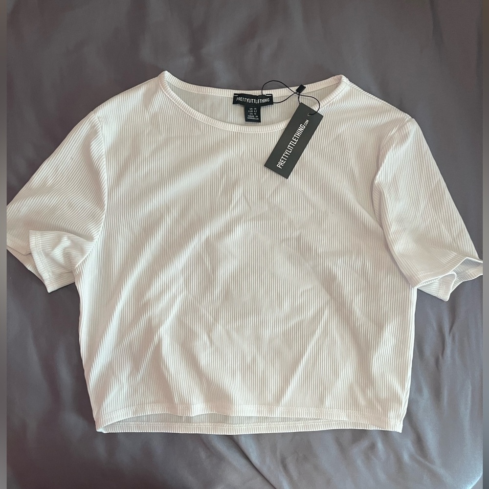 BRAND NEW SET OF 2 Black and White PLT Crop Top Tees 🖤🤍👯‍♀️